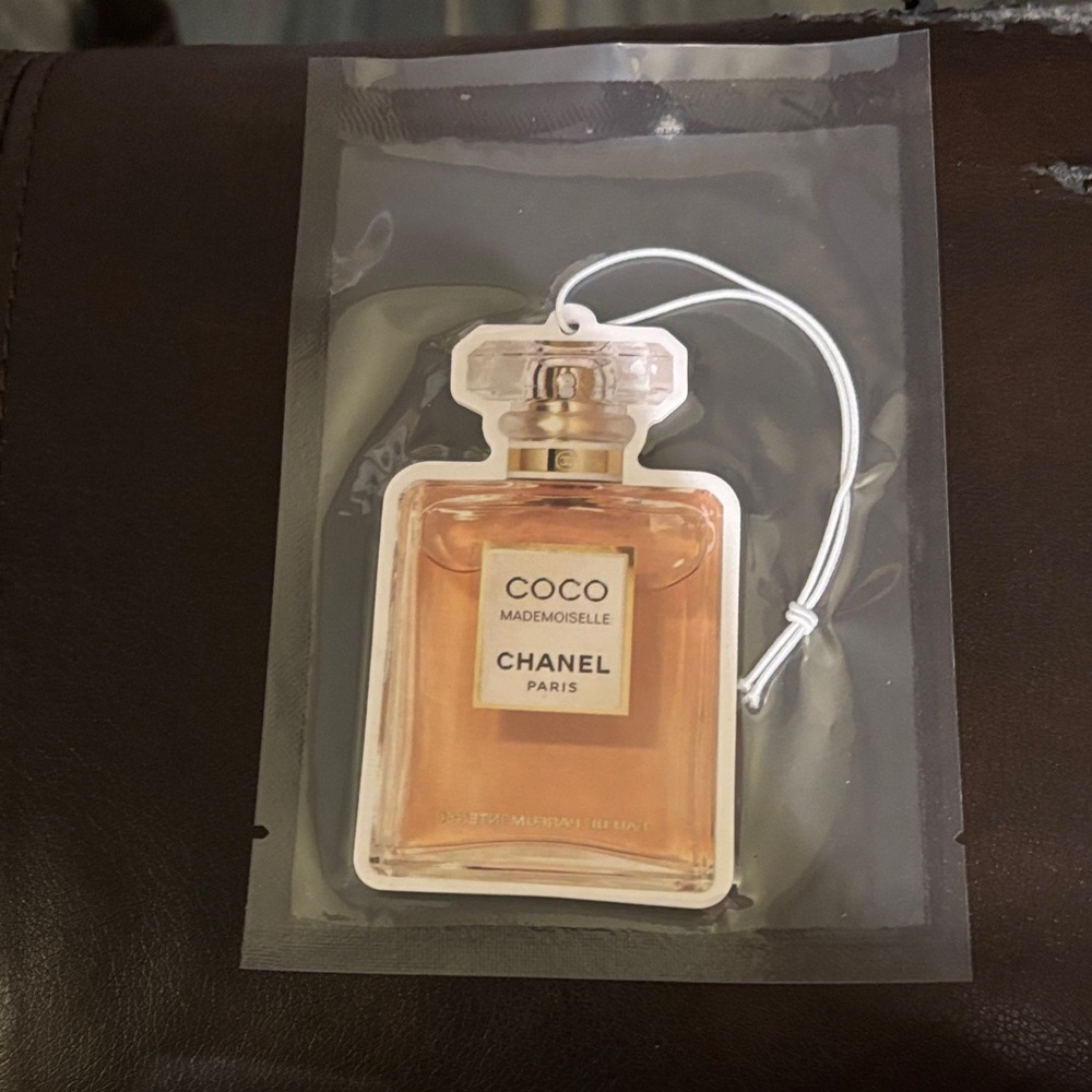 CHANEL Coco Mademoiselle Scented Card in Peach and White